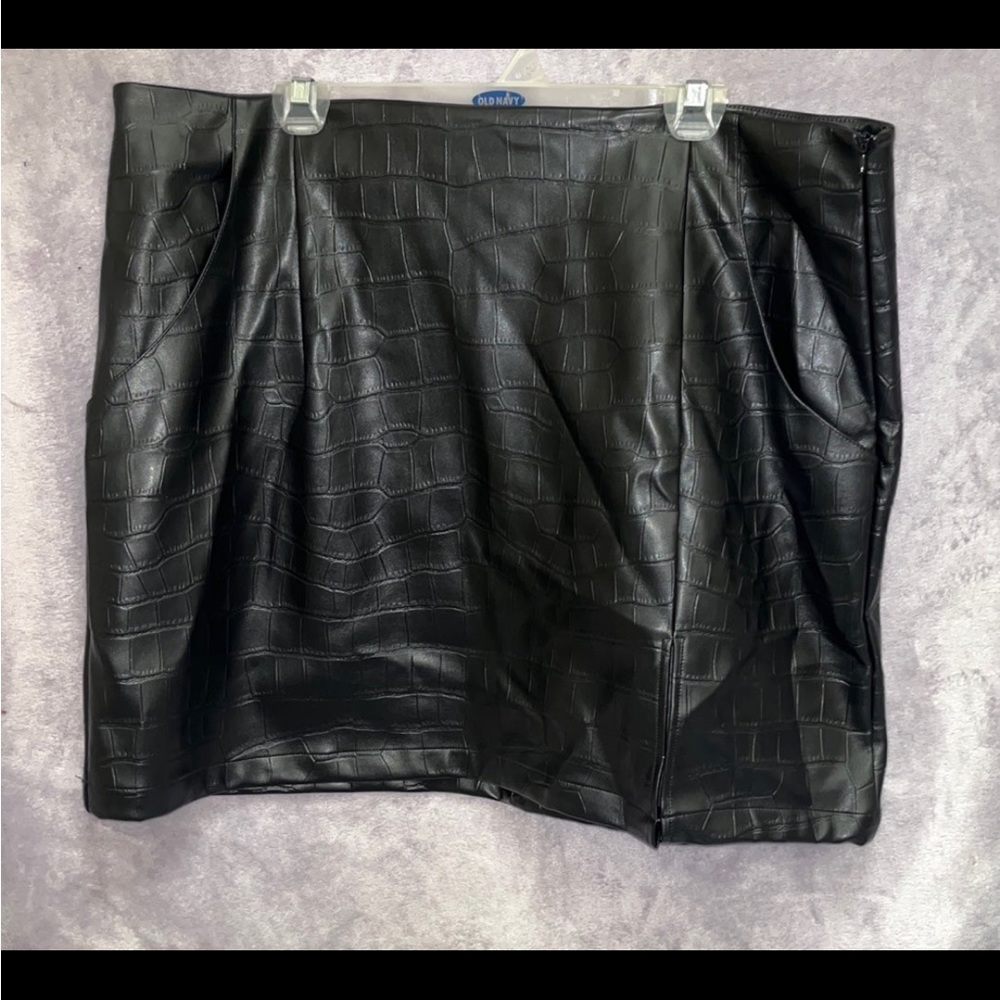Plus Size Cider Faux Croc Print Pleather Skirt **2X(18-20)**